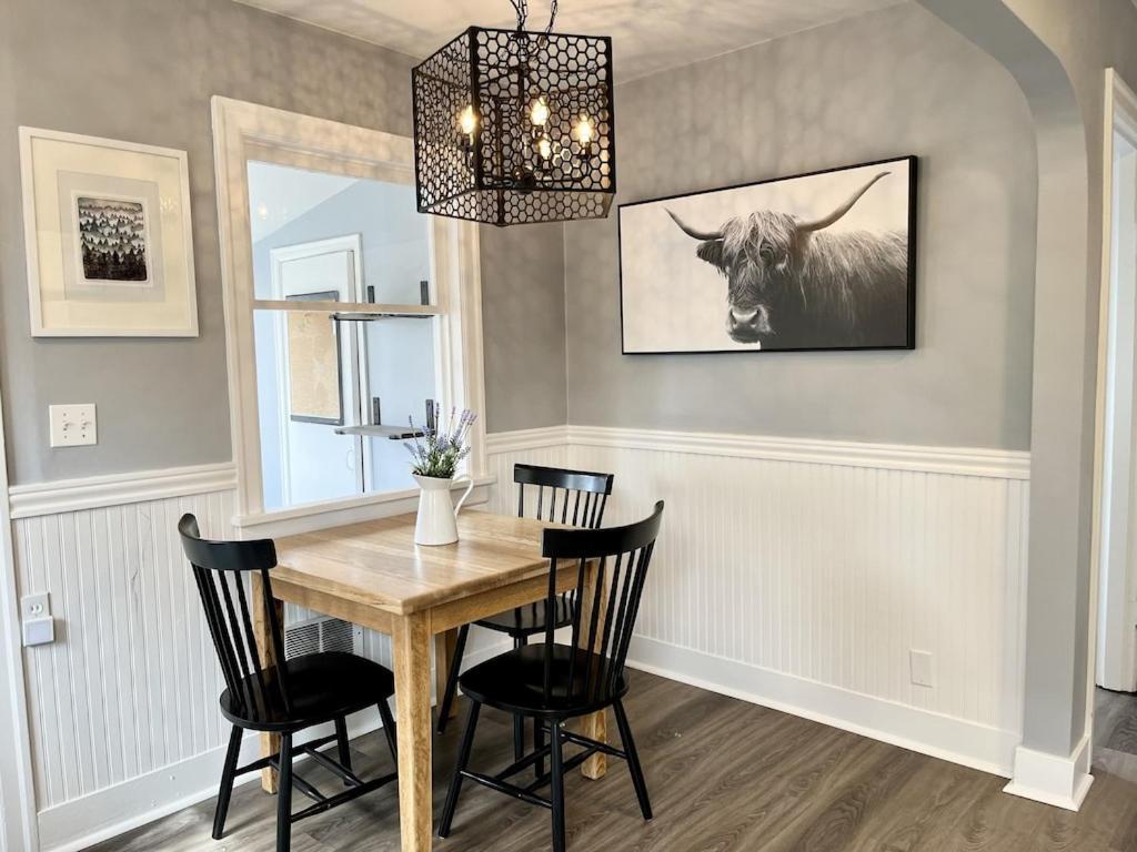 Modern 2 Bedroom Farmhouse Cottage With Hot Tub In Snohomish Esterno foto