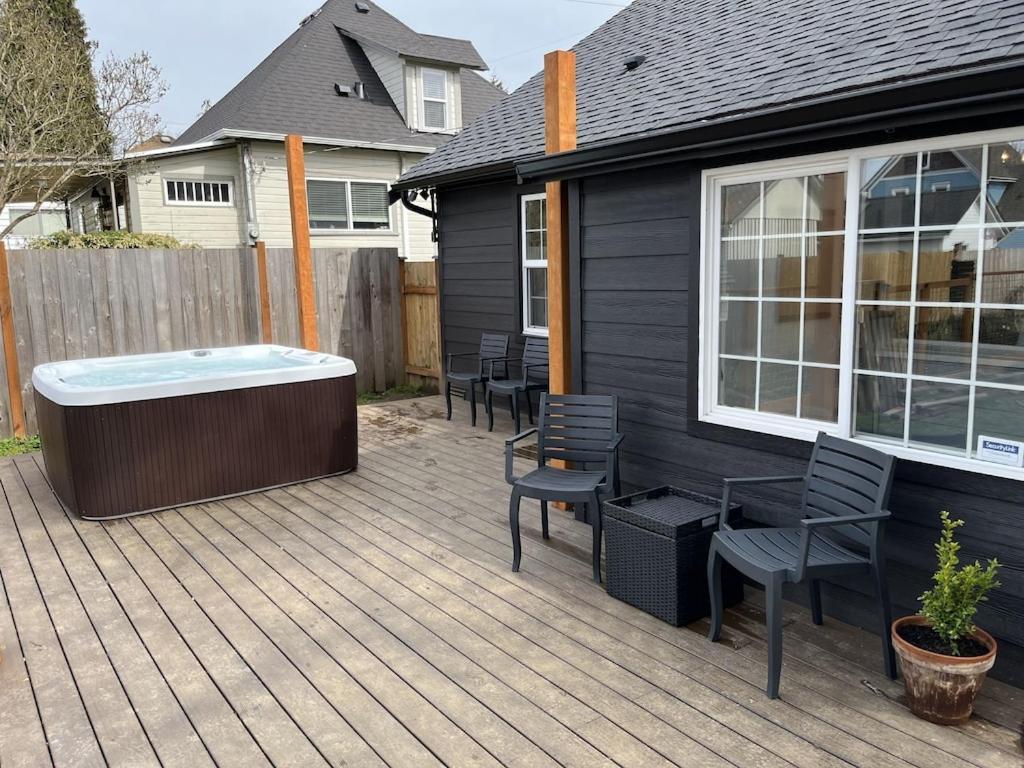 Modern 2 Bedroom Farmhouse Cottage With Hot Tub In Snohomish Esterno foto